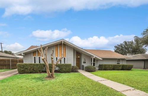 Northwest Dallas House | Fantastic Luxury 5 BR with Hot-tub close to Downtown Dallas