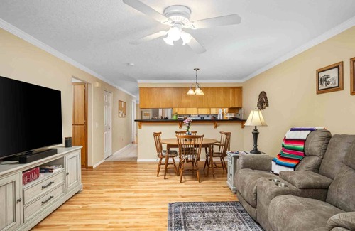 Hillsboro House | Fantastic Single Level Ranch Layout, Fenced Backyard w/Large Deck, New Decor and Furnishing