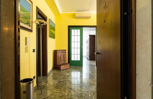 Isola Apartment | Fantastic two bedroom ZARA 5th fl- Mirable PM