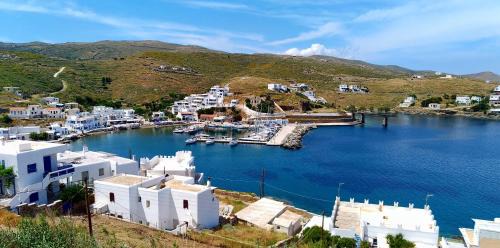 Loutra Hotel | Fantastic View Studios Kythnos