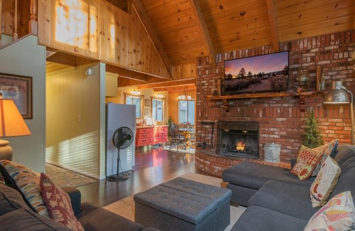 Sugarloaf House | Far Enough Cabin - Chalet style cabin, walking distance to the trails! Foosball table!