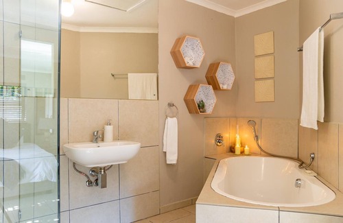 Westville Bed & Breakfast | Faraway Lodge B&B