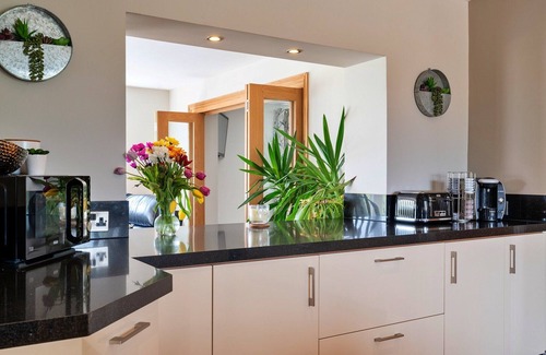Lympsham House | Farmhouse in Weston near Sandy Beaches