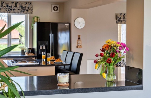 Lympsham House | Farmhouse in Weston near Sandy Beaches