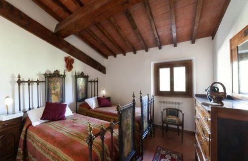 Poppi House | Farmhouse in Tuscany with Pool & Valley Views