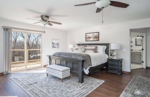 Bixby Other | Farmhouse on 160 Acres | Stocked Lakes | Firepit | Trails | 30 minutes to Tulsa