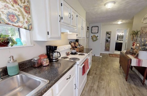 Madisonville Other | Farmhouse on 5 acres, many attractions and destinations close by.