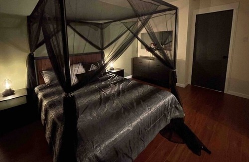 Northeast Virginia Beach House | Farmhouse with game room, 8 mins to Beach