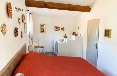 Murs Other | Farmhouse with pool and all mod cons in large piece of land, quiet