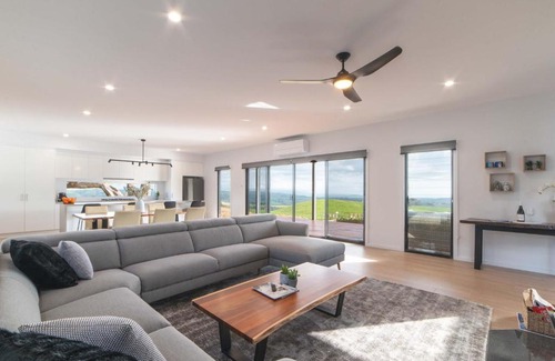 Myponga House | Farmview Retreat 217 Nunn Road