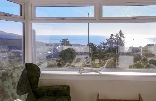 Helmsdale House | Farr