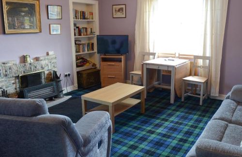 Helmsdale House | Farr