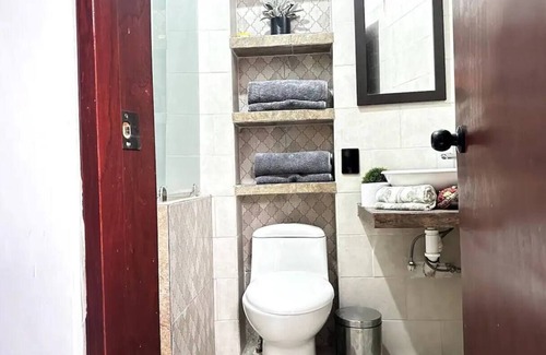 San Pedro Tlaquepaque Hotel | Fast Wi-fi Central Location Self-Check-In Secure