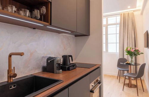 Saint-Vincent-de-Paul Apartment | Faubourg Station