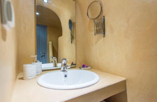 Finikia Apartment | Fava Eco Suites