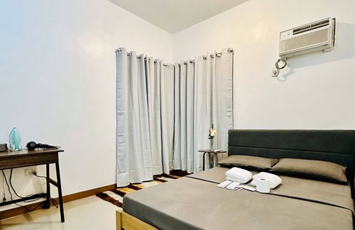 General Santos House | Feel at Home in Gensan Wi-fi Netflix Carport BBQ Grille