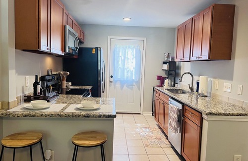 Charlotte House | Feels Like Home, 4 mins to Arts District and close to all in quiet neighborhood