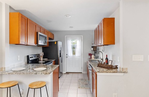 Charlotte House | Feels Like Home, 4 mins to Arts District and close to all in quiet neighborhood