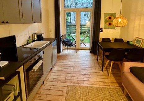 Bochum-Innenstadt Apartment | FeelsLikeHome - Stylische und zentrale Altbauwohnung mit Terrasse&Garten