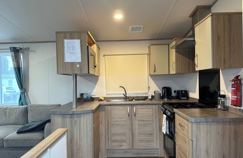 Felixstowe Cabin | Felixstowe Chimo Caravan 8 Sleeps 5 min to Beach