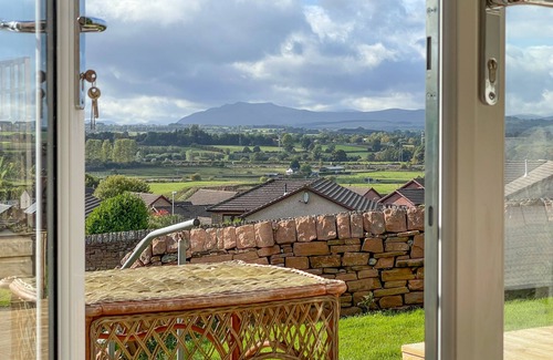 Penrith Cottage | Fell View - A stylish Cottage for 6. Spectacular views over Penrith, Dog friendly