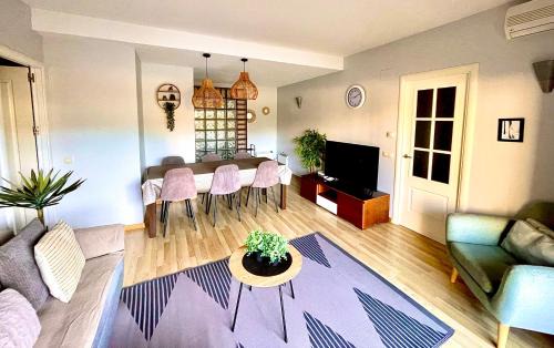 Lloret de Mar Apartment | FENALS BEACH&CHIC, Boutique Apartament with parking, full equipped near the beach