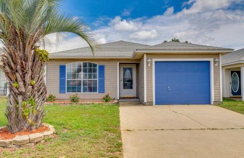 Navarre House | Fenced and Private Backyard Navarre Retreat