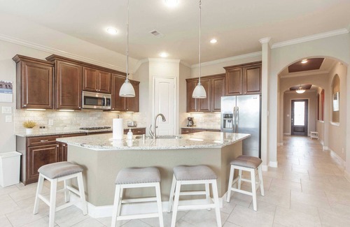 Cypress House | Fenced Backyard｜Pet Friendly｜Garage Access｜Single-Story｜Long-term Stay #41228