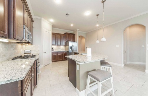 Cypress House | Fenced Backyard｜Pet Friendly｜Garage Access｜Single-Story｜Long-term Stay #41228