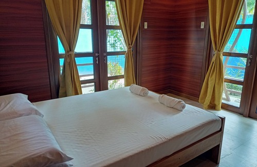 Port Barton Hotel | Ferellee Beachfront Inn