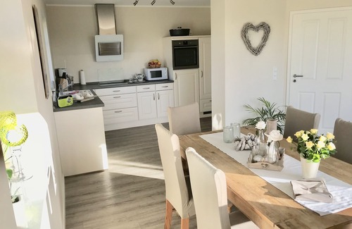 Simonsberg House | Ferienhaus am Deich der Husumer Bucht an der Nordsee 3 SZ + 2 Bäder bis 6 Pers