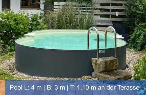 Zschieren House | Ferienhaus Elbharmonie - Hunde willkommen, Garten vollständig umzäunt, Pool, Kamin und Spielzimmer - super für Familientreffen