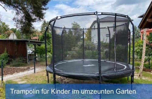 Zschieren House | Ferienhaus Elbharmonie - Hunde willkommen, Garten vollständig umzäunt, Pool, Kamin und Spielzimmer - super für Familientreffen