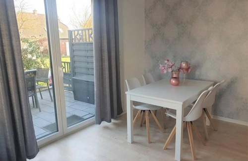 Bad Oeynhausen Apartment | Ferienhaus mit Terrasse - Wallbox