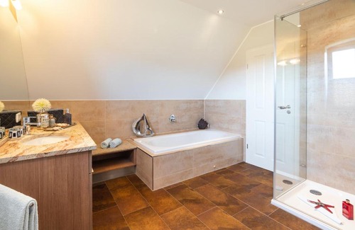 Stubbenfelde House | Ferienhaus Strandgut - Reetdachhaus in Strandnähe