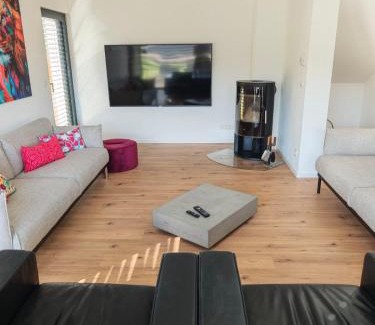 Schleiden Apartment | Ferienhaus Waldoase für 11 Personen und max 2 Hunde im Nationalpark Eifel in Top Lage
