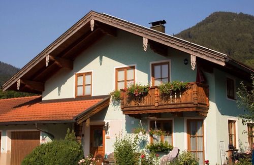 Hohenaschau im Chiemgau Apartment | Ferienwohnung 50 qm mit extra Schlafzimmer und Balkon°