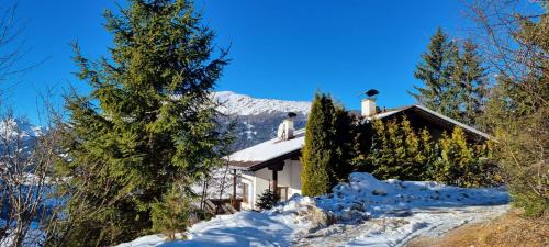 Jerzens Apartment | Ferienwohnung 4 Personen Alleinlage am Wald Nähe Skigebiet Hochzeiger