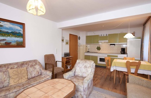 Bad Endorf Apartment | Ferienwohnung, 48 qm Erdgeschoss, 1 Seperates Schlafzimmer
