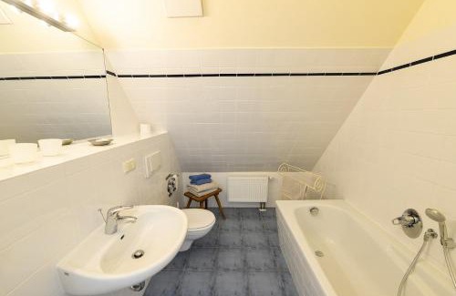 Grubnow Apartment | Ferienwohnung 7 mit Wasserblick, Balkon 2 Pers