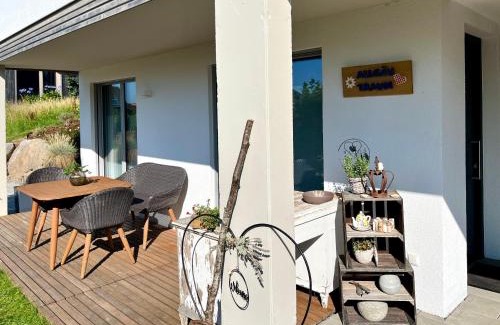 Scheidegg Apartment | Ferienwohnung Allgäutraum - hochwertig, mit Whirlpoolwanne und Kaminofen