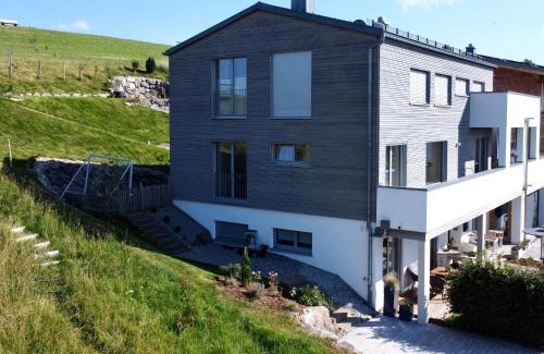 Scheidegg Apartment | Ferienwohnung Allgäutraum - hochwertig, mit Whirlpoolwanne und Kaminofen