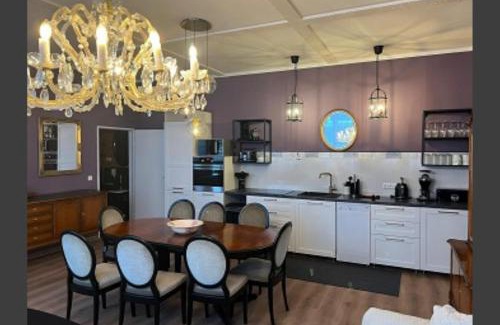 Hamburg-Barmbek Apartment | Ferienwohnung Alte Schule 22 am Saseler Markt 2 Schlafzimmer & Bäder hochwertig