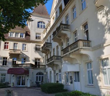 Bad Rothenfelde Apartment | Ferienwohnung am Kurpark mit Balkon