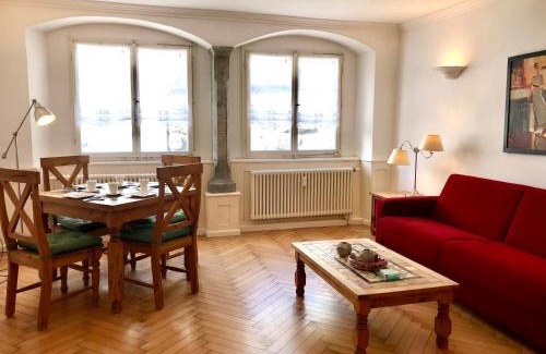 Insel Apartment | Ferienwohnung Am Stadtpark - Charmant, seenah, zentral in historischem Gebäude