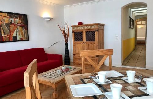 Insel Apartment | Ferienwohnung Am Stadtpark - Charmant, seenah, zentral in historischem Gebäude