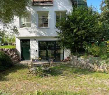 Biendorf Apartment | Ferienwohnung am Waldrand mit Sauna