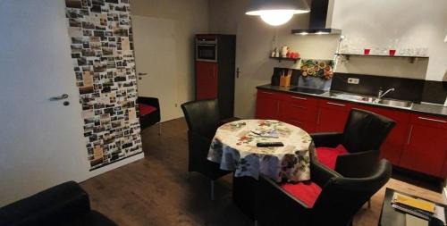 Senheim Apartment | Ferienwohnung an der Mosel, Postamt