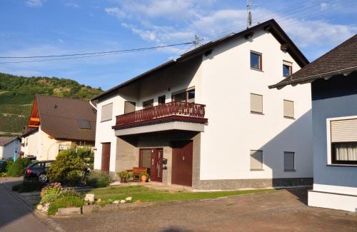 Niederemmel Apartment | Ferienwohnung Arens