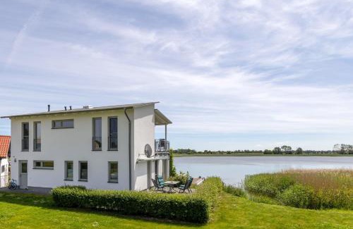 Puddemin Apartment | Ferienwohnung Boddenblick
